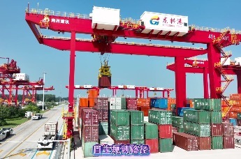 内河航运玩起“AI黑科技”让集装箱自己跑运输