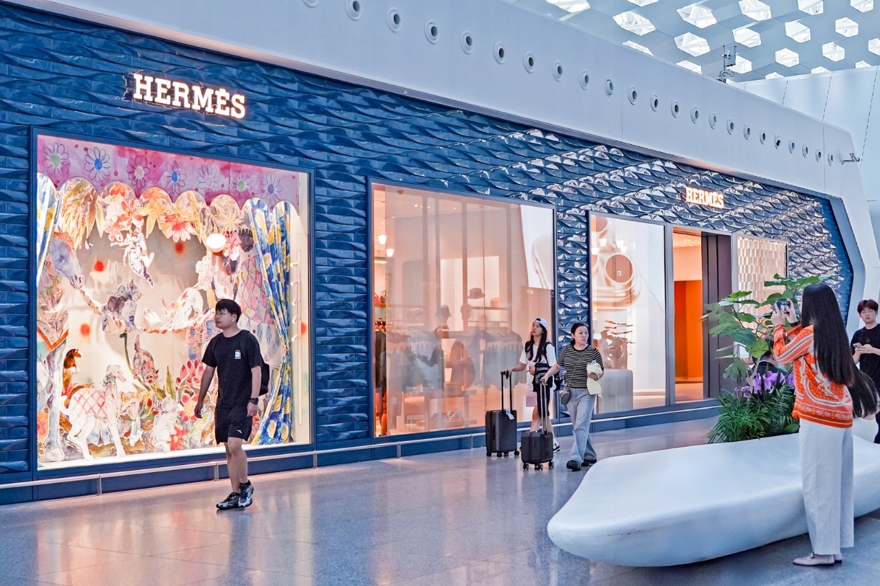 爱马仕国内机场首家直营店深圳开业