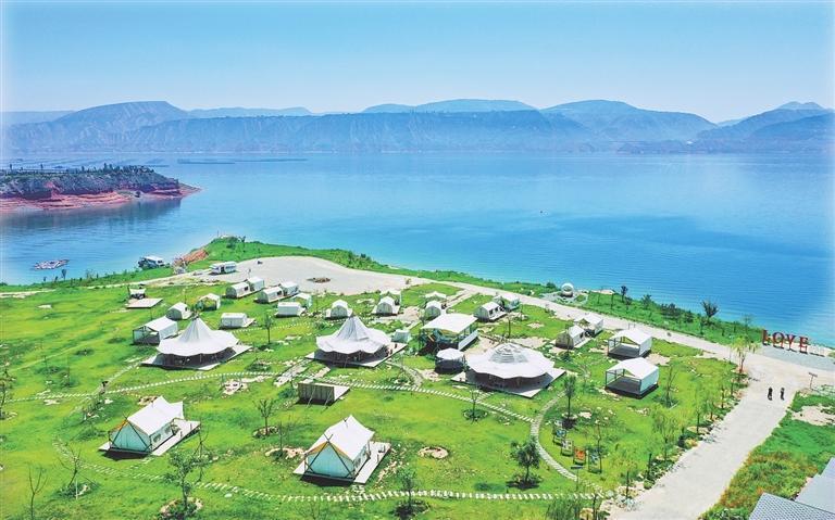 永靖黄河三湾　马伊星