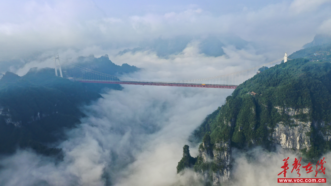 矮寨大桥。辜鹏博 摄