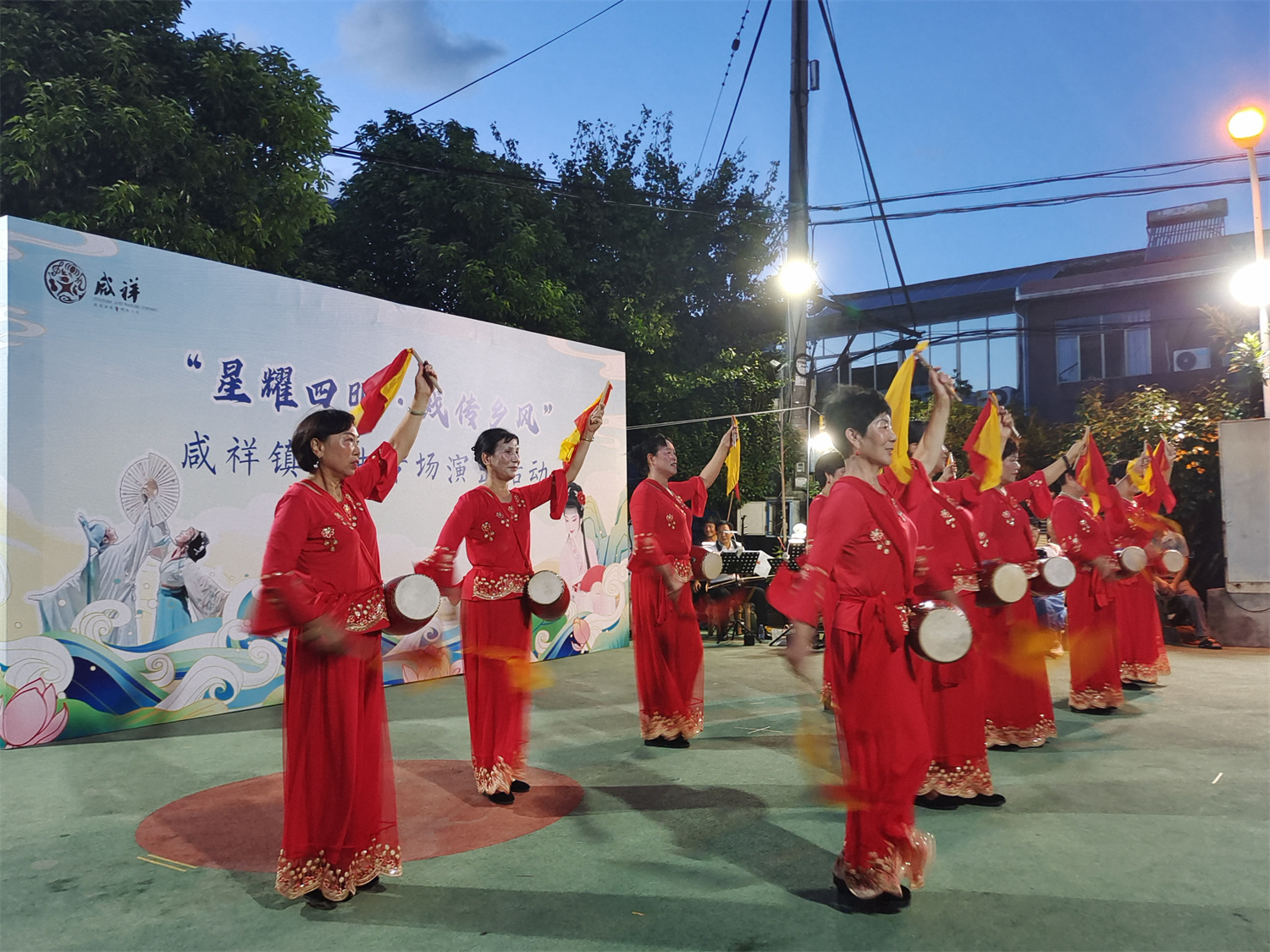 “星耀四明 戏传乡风”戏曲专场亮相咸祥，一老一小同台传唱文明乡风