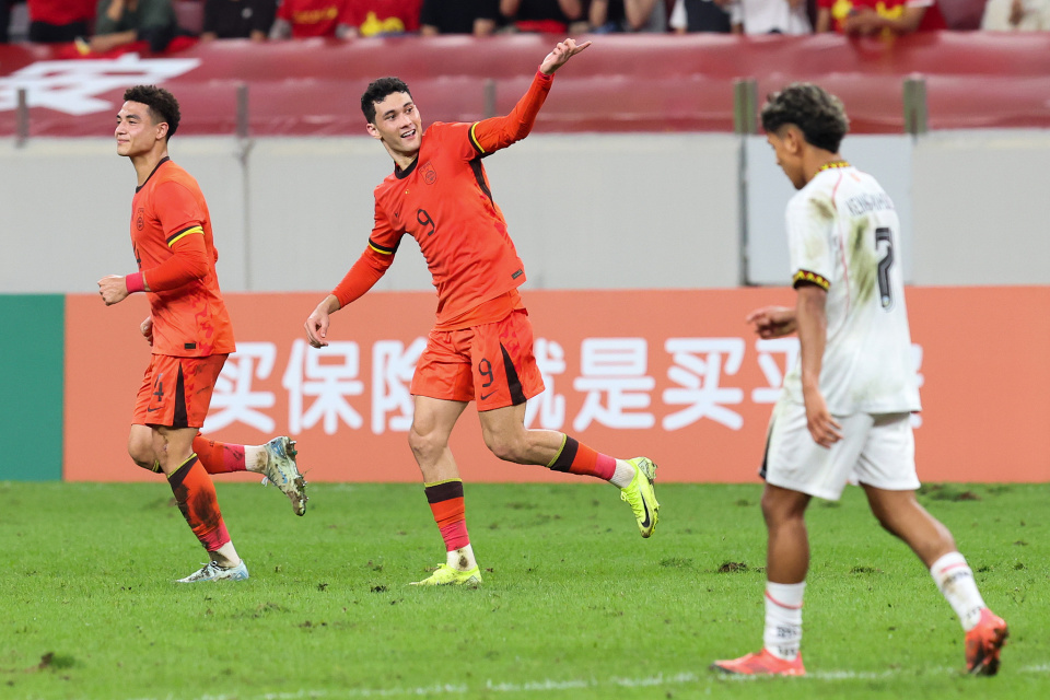 U23亚洲杯预选赛：中国U22暂居次席，净胜球劣势明显，下轮需大胜弱旅