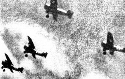 中國空軍和蘇聯志愿航空隊飛行員駕駛的N-15殲機群。