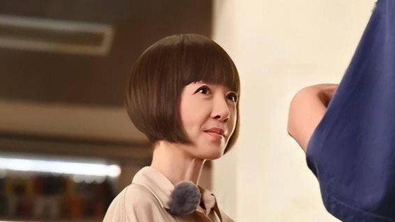 55岁鲁豫近照胖出新宽度！脸肥四肢有肉，和小男友相恋6年变化大封面图