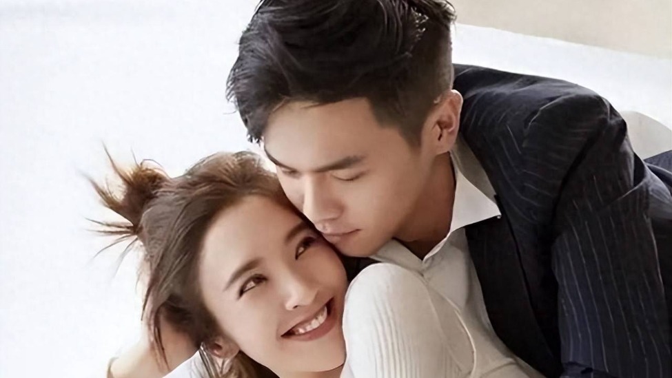 14年无绯闻、无婚变，宠妻狂魔张若昀，不愧为内娱最后的纯爱战神封面图