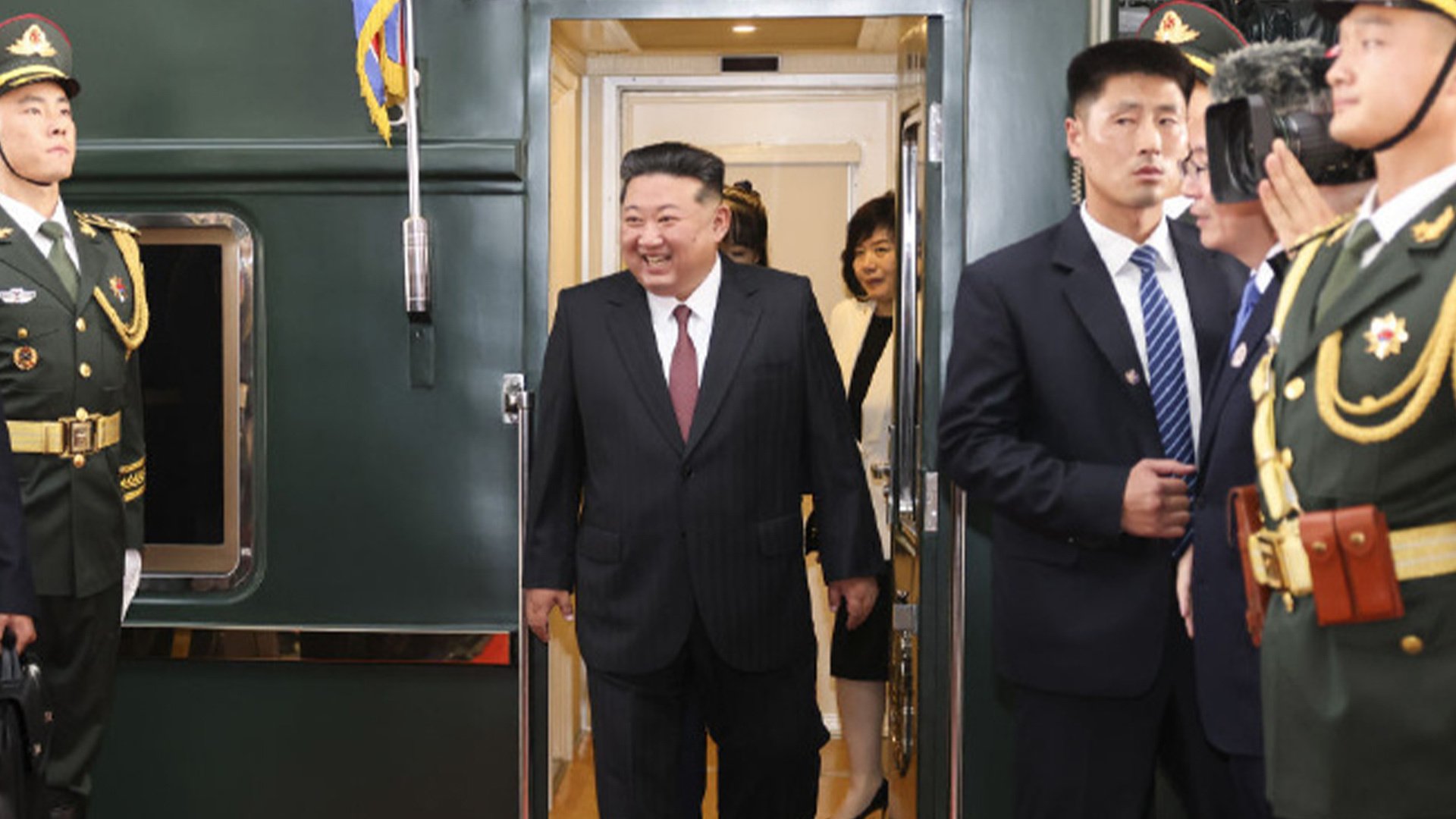 金正恩抵达北京：“很高兴时隔6年再次访华”