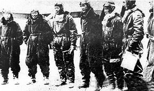 中國空軍飛行員。