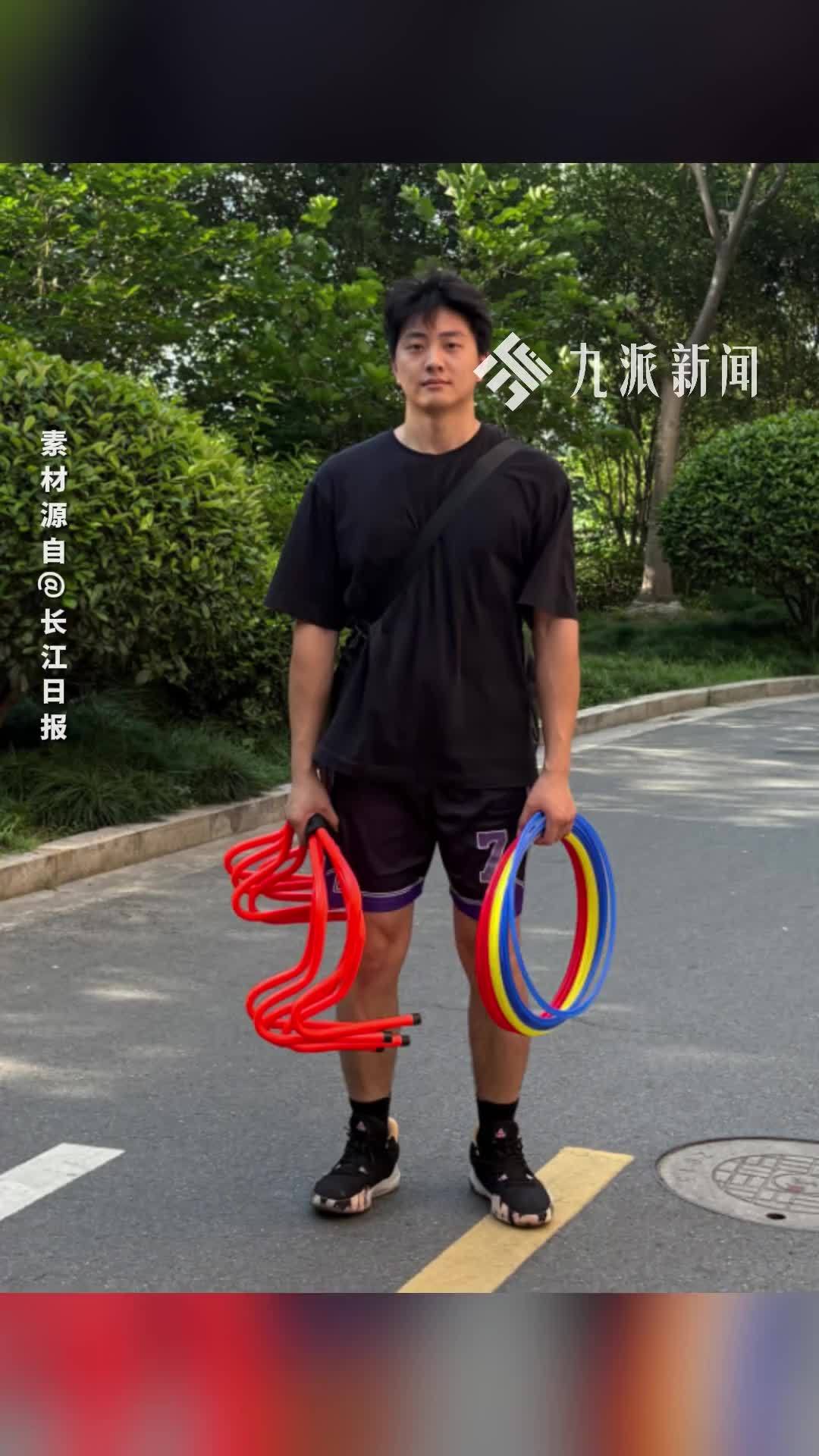 大学毕业生在武汉做“体育外卖”，月营业额近10万元