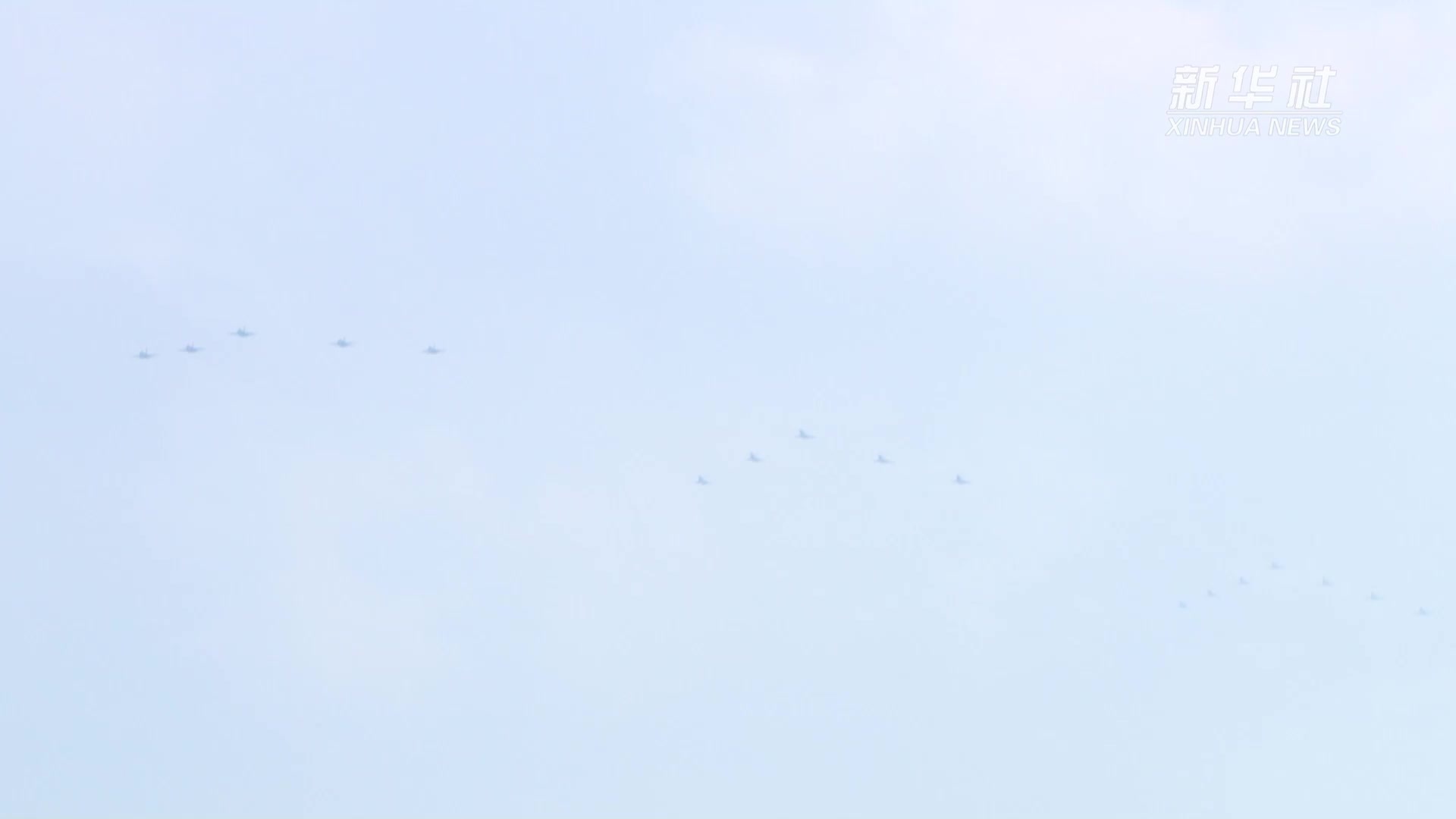 阅兵现场丨教练机梯队：压轴出场 接受检阅