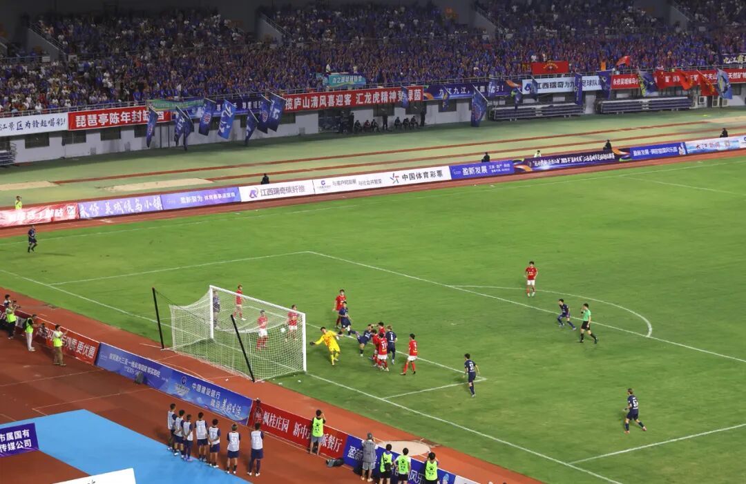绿茵逐梦：2025江西省城市足球联赛-赛程/比分/球队阵容全掌握-本地足球热血来袭！江西余干校园联赛上的青春飞扬