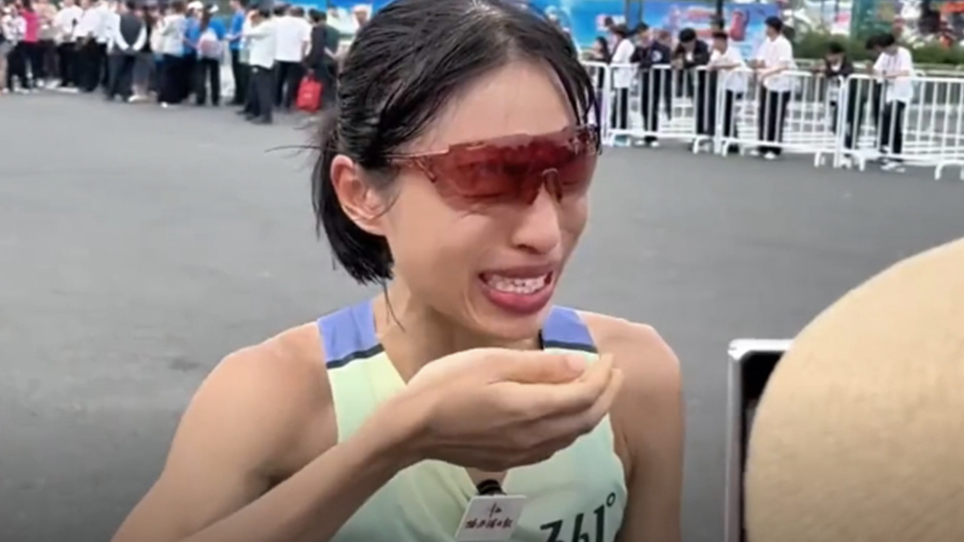 “最快女护士”夺冠后哭求领导支持调休，网友不买账：同事也有业余生活，凭啥周末都让给你？