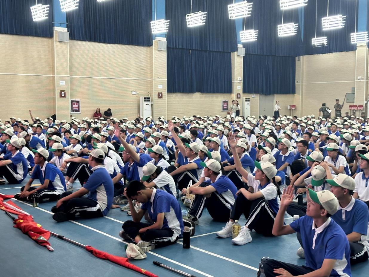 图4：同学们积极互动