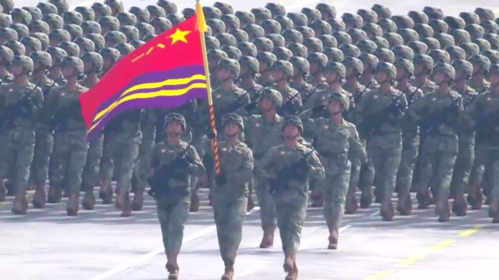 视频：三支兵种首次亮相天安门广场