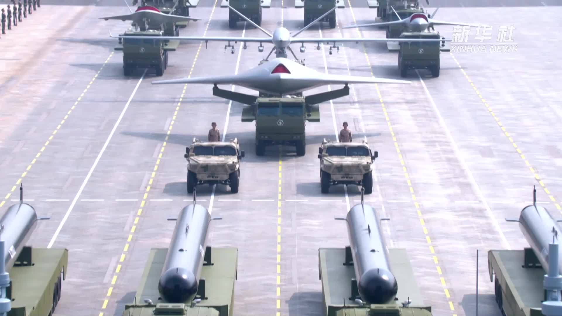 阅兵现场丨空中无人作战方队：创新未来空战新样式