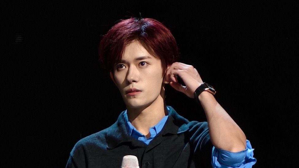 易烊千玺自曝身体欠佳：刮痧后洗热水澡引发高烧封面图