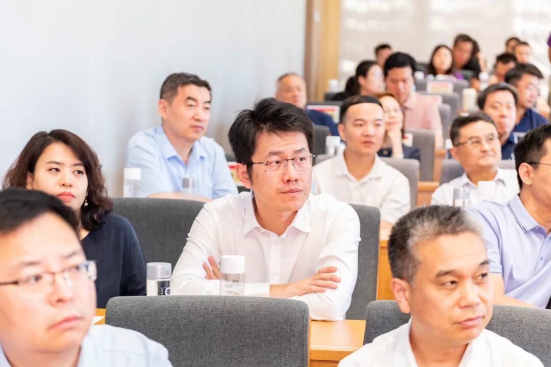 山东大学2025级EMBA新生开学第一课隆重举行,宁高宁先生开讲赋能新征程