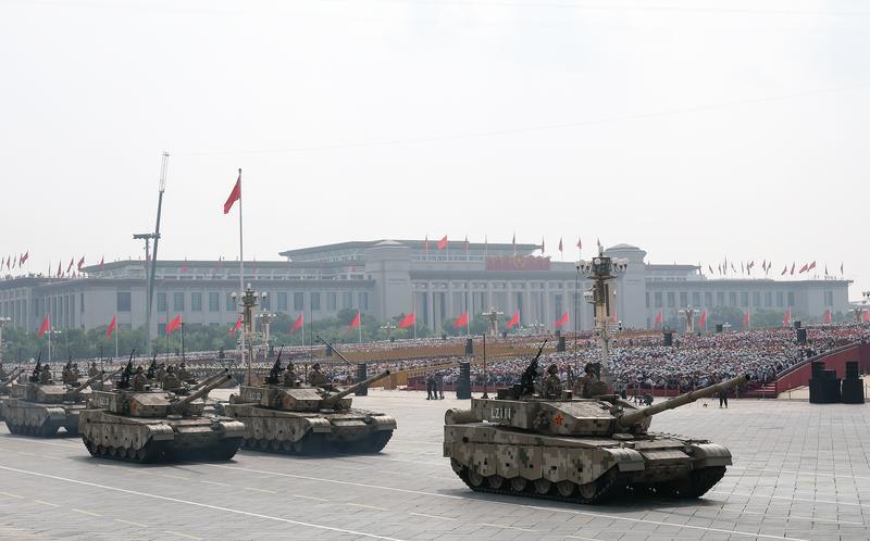 新华社照片，北京，2025年9月3日 9月3日，纪念中国人民抗日战争暨世界反法西斯战争胜利80周年大会在北京隆重举行。这是地面突击方队接受检阅。 新华社记者 陈诚 摄