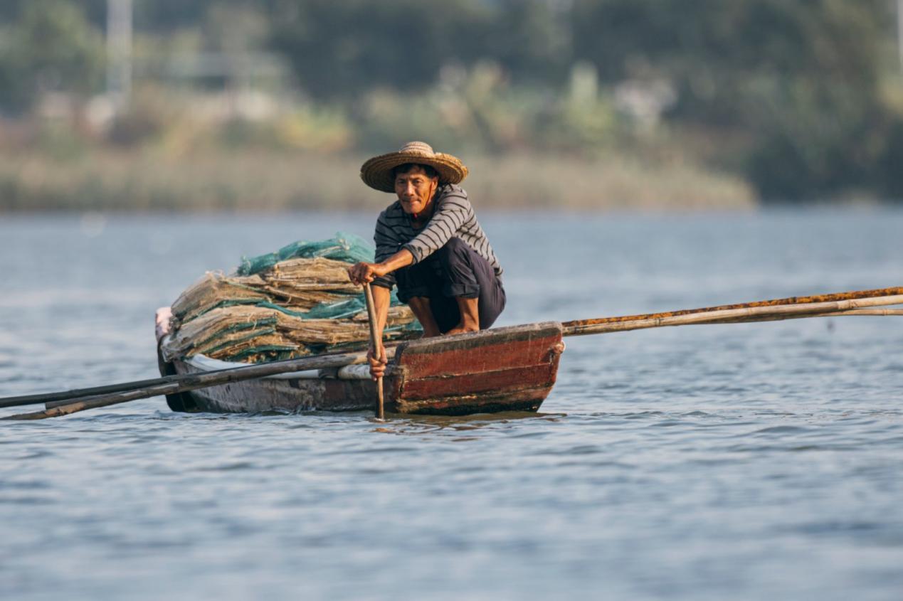 《行者》 陈铭泽 摄