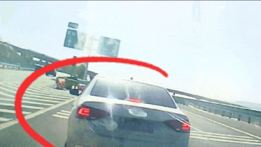 高速路上掉头逆行倒车扣24分　甘肃曝光典型交通案例