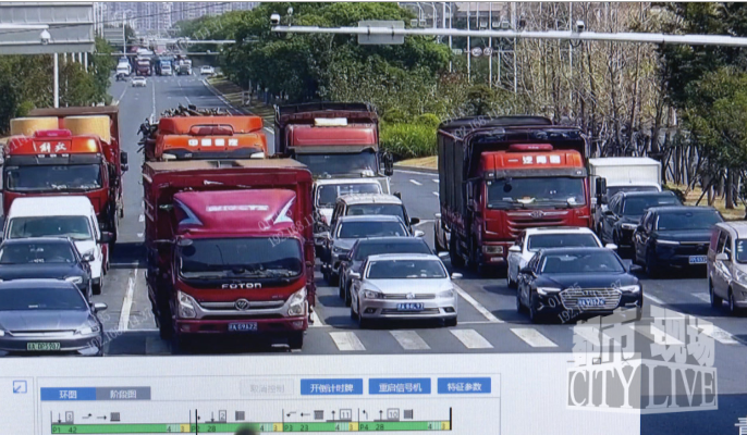 南昌新一代智慧信号灯上线 53个重点路口“车等灯”变“灯看车”