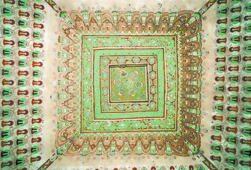 莫高窟第201窟窟顶石榴茶花纹藻井（中唐时期）