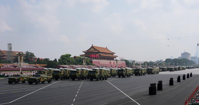 新华社照片，北京，2025年9月3日 9月3日，纪念中国人民抗日战争暨世界反法西斯战争胜利80周年大会在北京隆重举行。这是巡航导弹方队接受检阅。新华社记者 王建华 摄