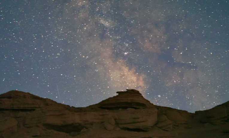 (敦煌雅丹夏季银河)