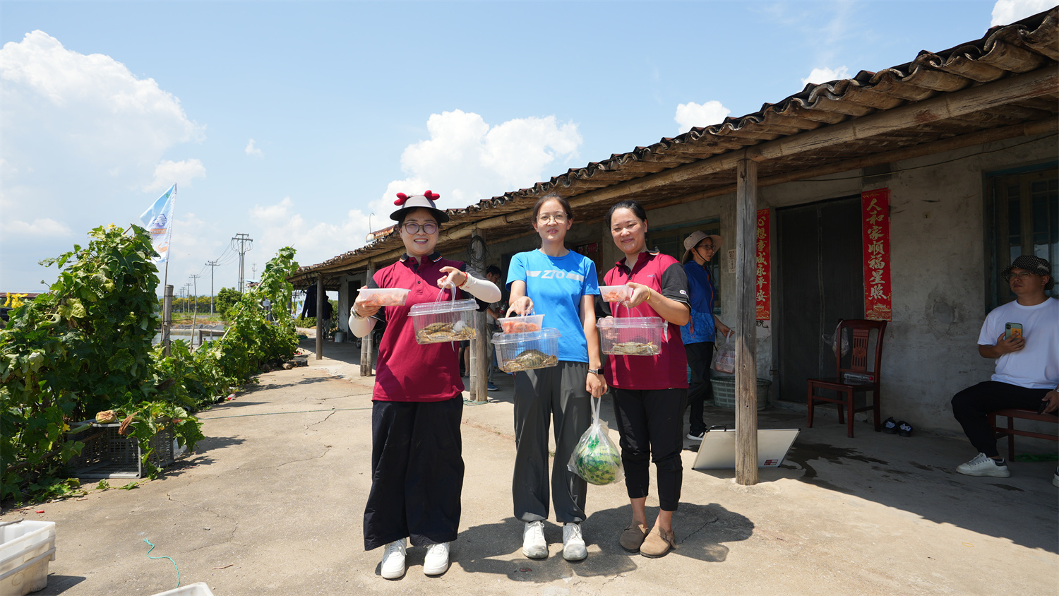 厨王争霸趣无穷 甬爱暖“新”聚人心——鄞州咸祥镇蟹场狂欢节迎来新就业群体参赛队