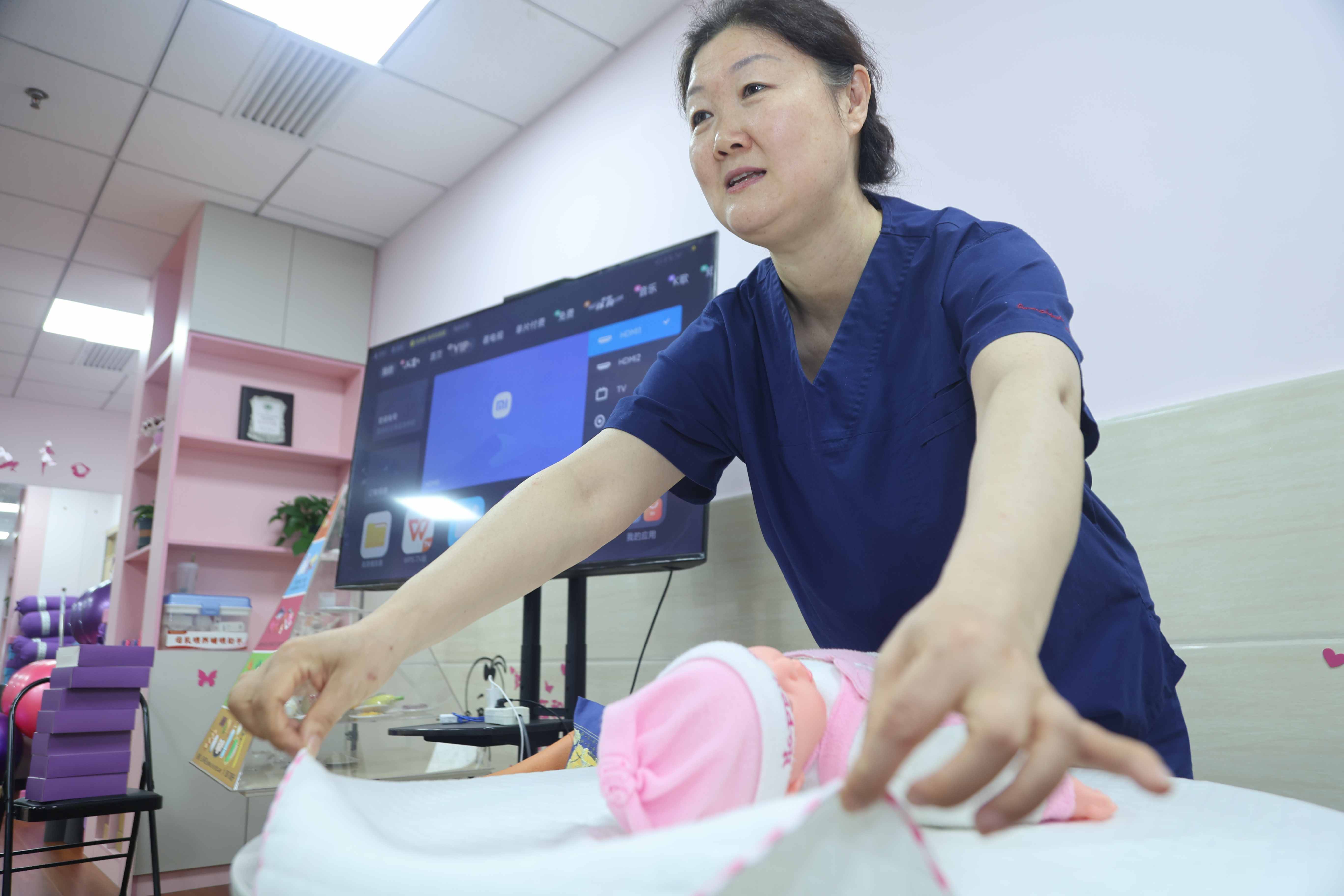 【组图】沧州：温暖的陪伴！“孕妇学校”为“准爸妈”们开设育儿课堂