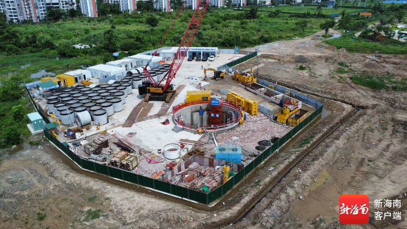 今年6月拍摄的过江隧道始发井施工场地全景。通讯员 周睿 摄