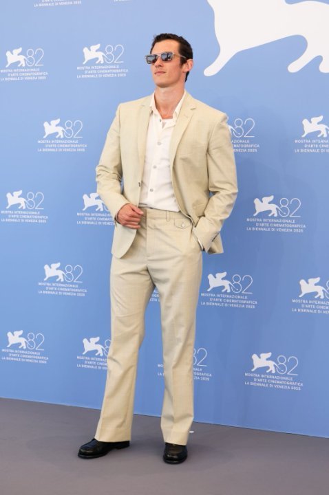 Cate Blanchett ､ Alicia Vikander ､ Callum Turner 身着路易威登亮相威尼斯电影节