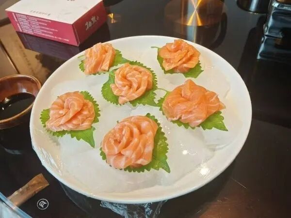 酒店菜品使用紫苏叶片。图/受访者提供