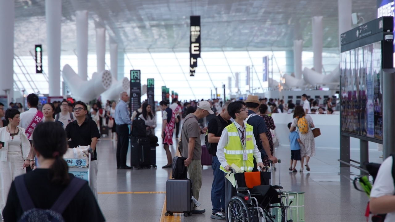 暑运深圳机场累计运送旅客超1120万人次
