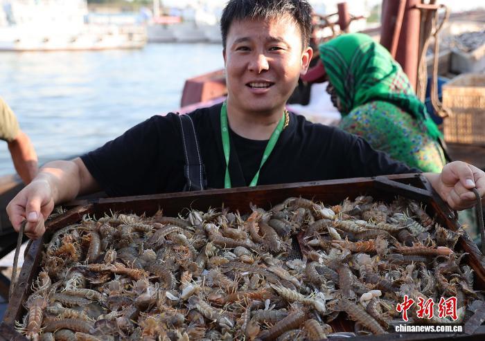 河北秦皇岛：开渔时节喜丰收