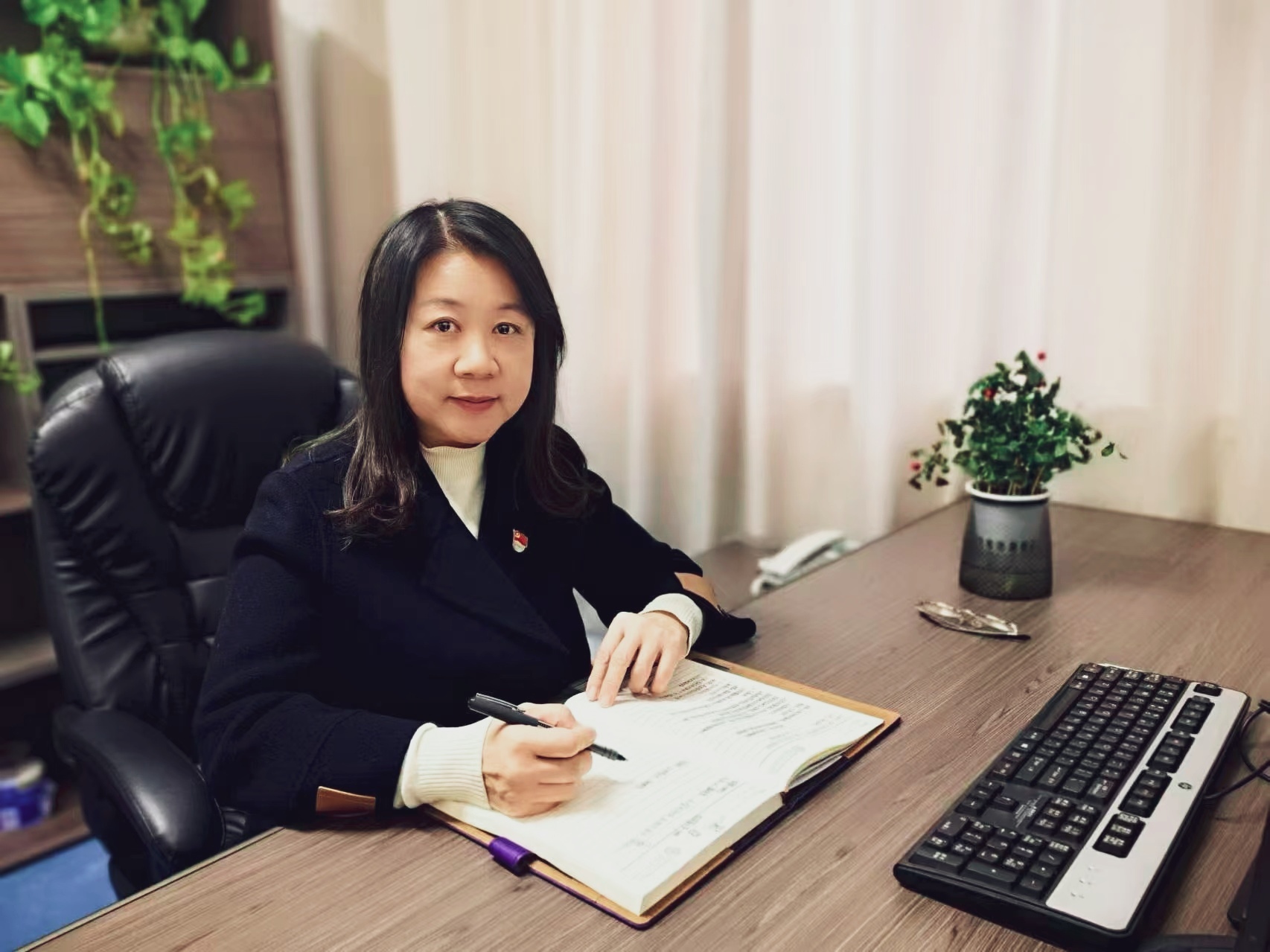 青岛金门路小学校长 杨红