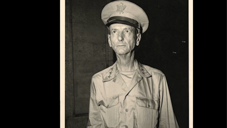 被日军折磨三年半，这名美国将军为何对胜利的消息异常的沉静？