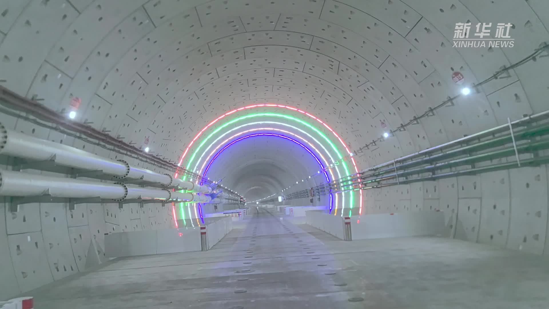 海太长江隧道正式开启“穿江”之旅