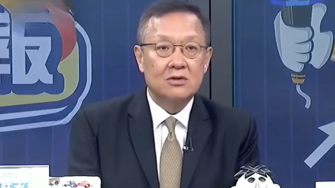 洪秀柱出席九三阅兵，介文汲赞：中国人做这件事天经地义行所当行