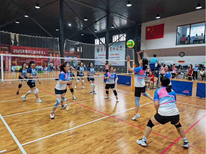 银龄气排球：舞动鹤城竞风流——黑龙江省老年人气排球交流活动在齐齐哈尔开赛
