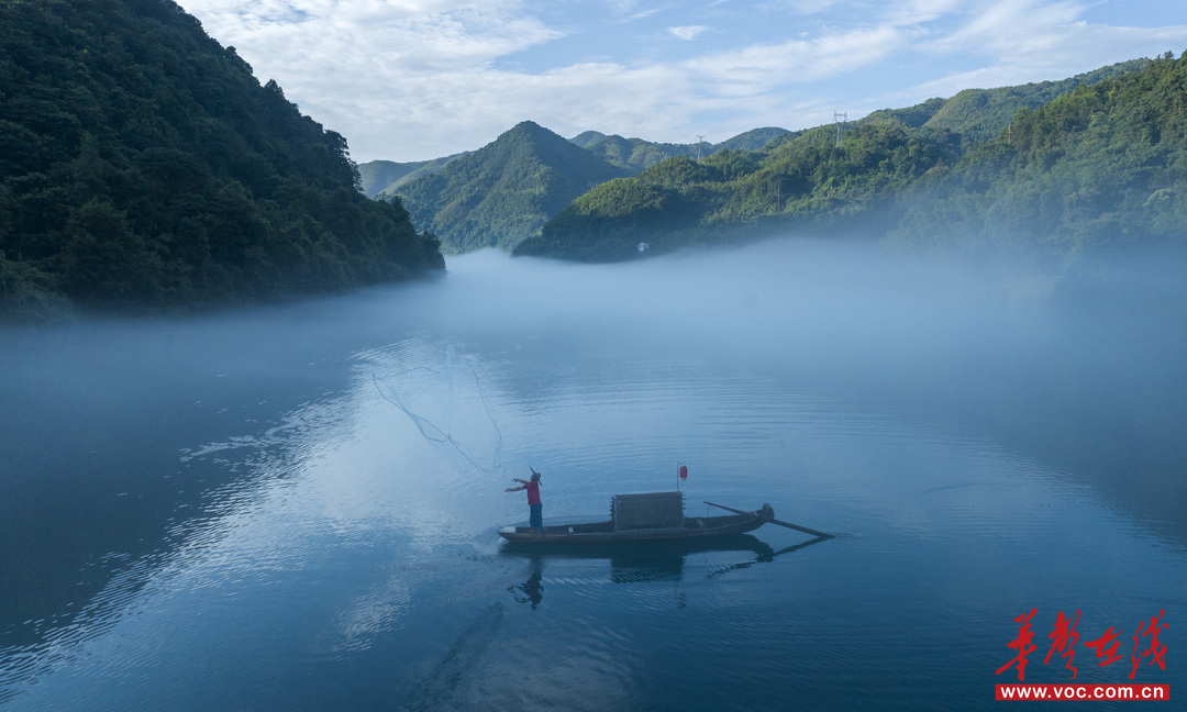 东江湖。辜鹏博 摄