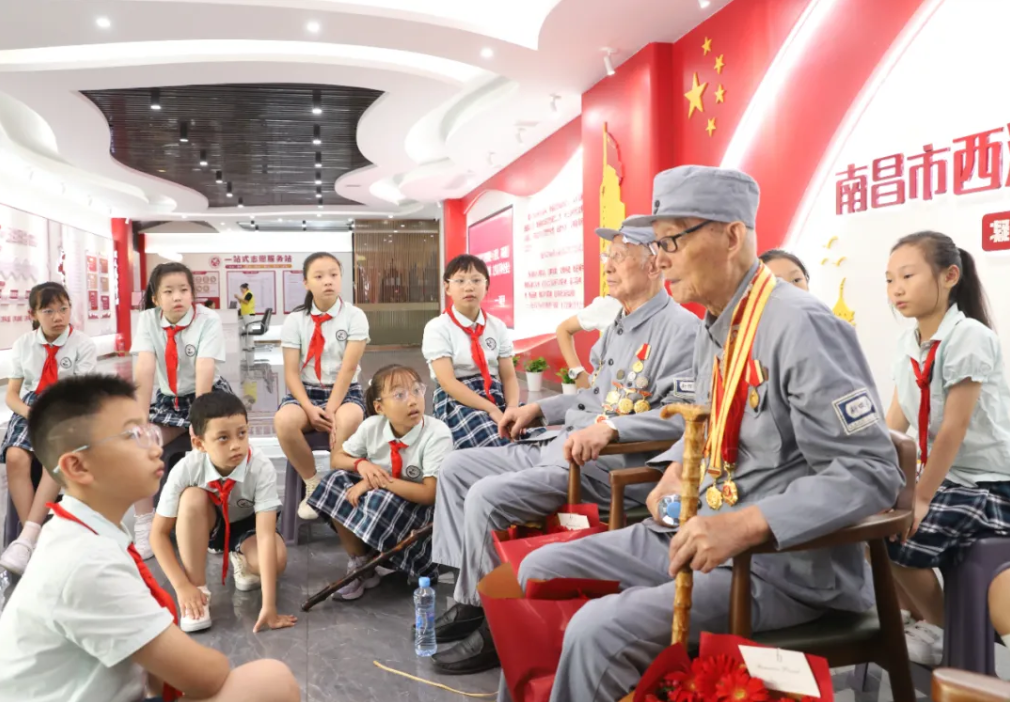 南昌：聆听抗战故事（图）