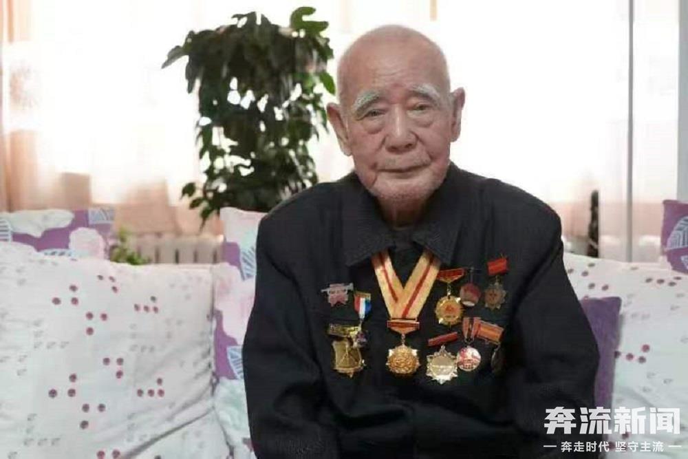 百岁老兵忆往昔：给彭德怀当警卫员　帽子藏信智斗日寇