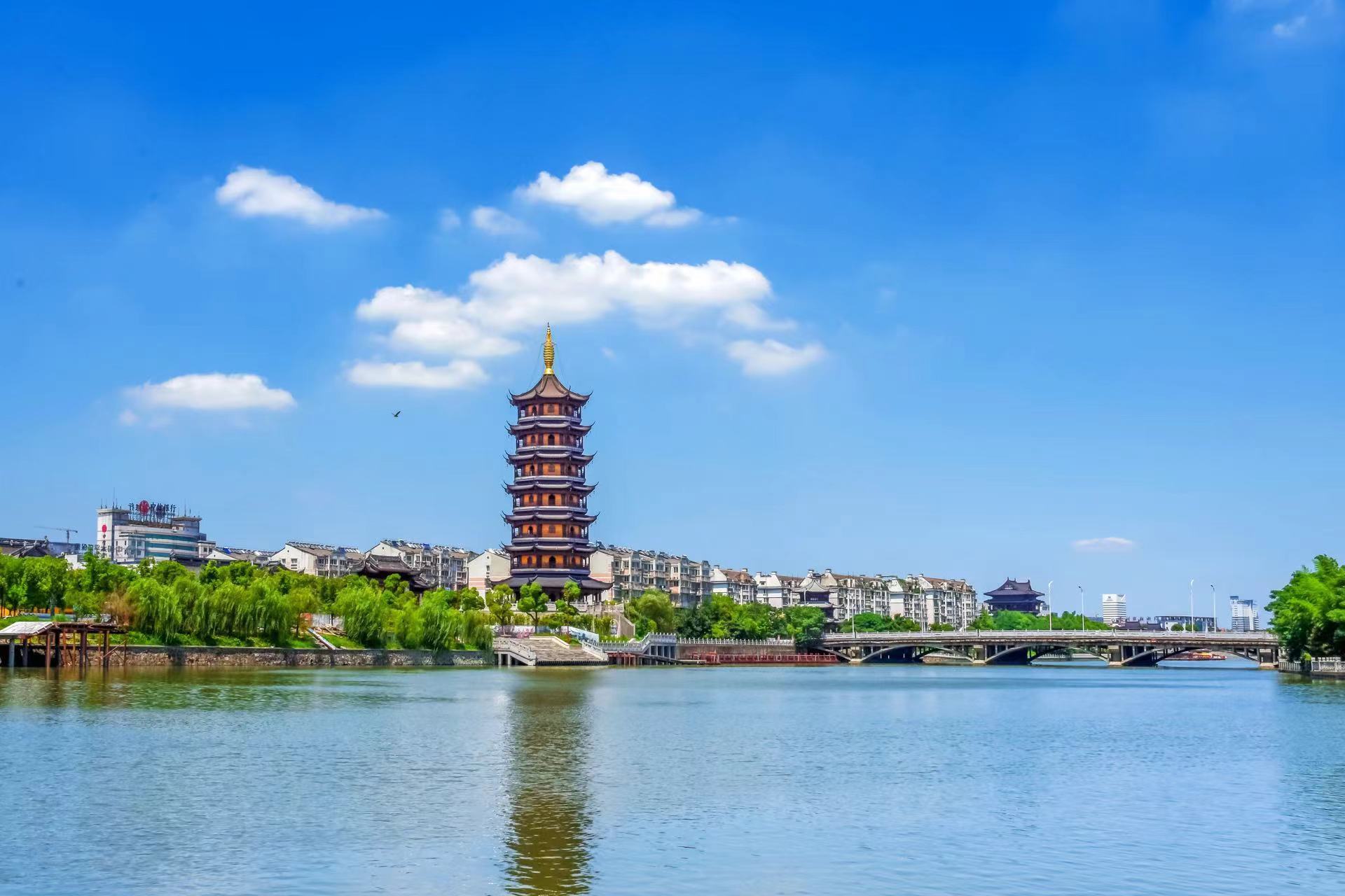 一江两岸龙凤竞合：泰州与常州，有多少“1：1”？