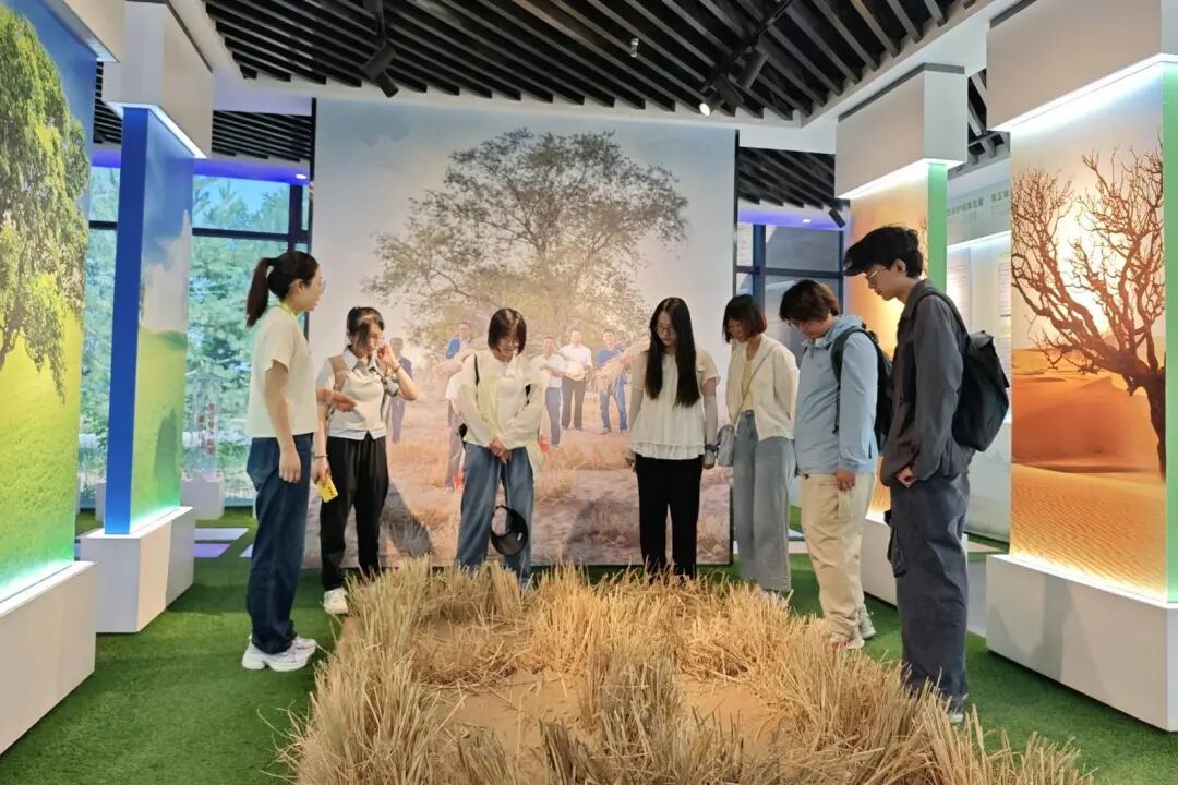 参观八步沙“两山”实践基地