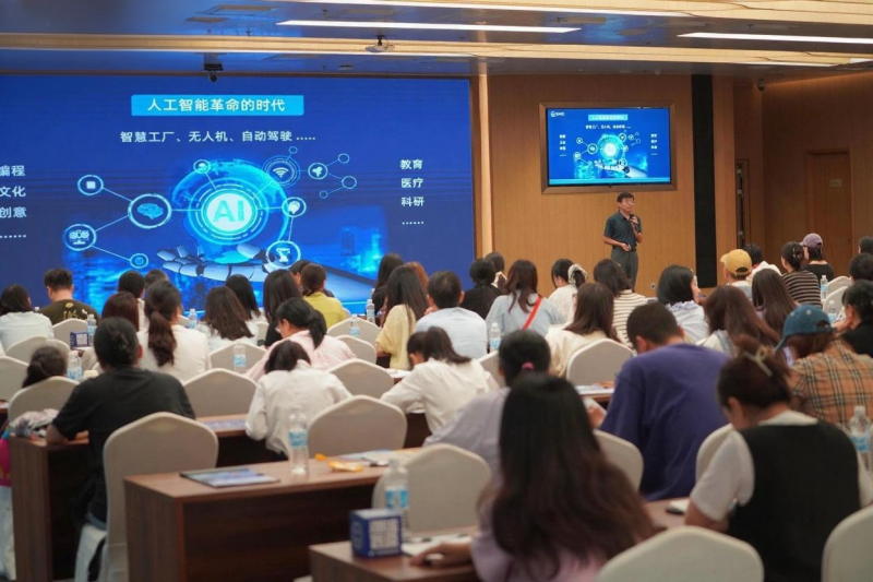 儿女同时考入牛剑 这位爸爸讲述语言与养育关键