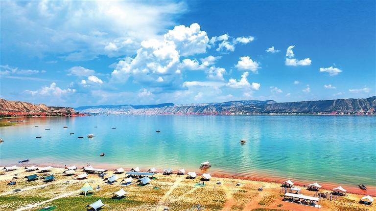 永靖县黄河三湾景区让游客流连忘返