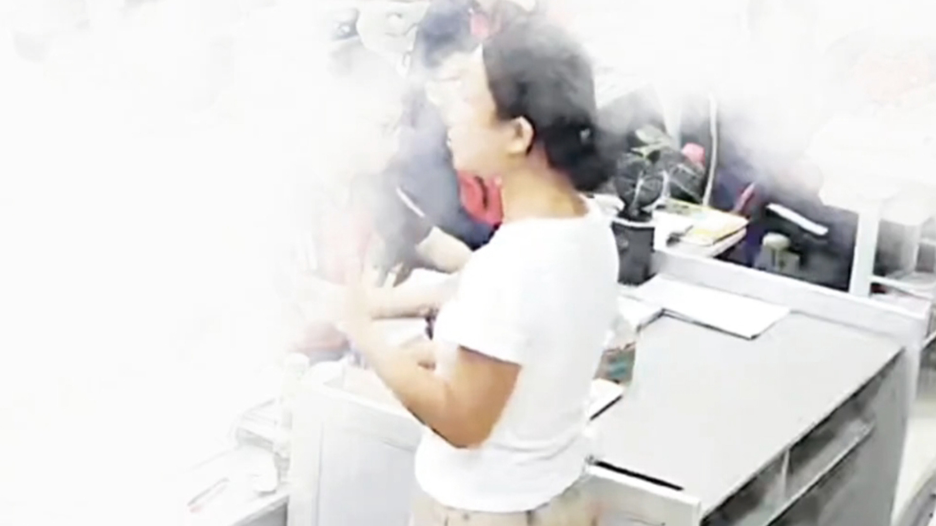 “不要盲目地跟风网络烂梗！”初中班主任严肃制止侮辱性词汇在校内传播