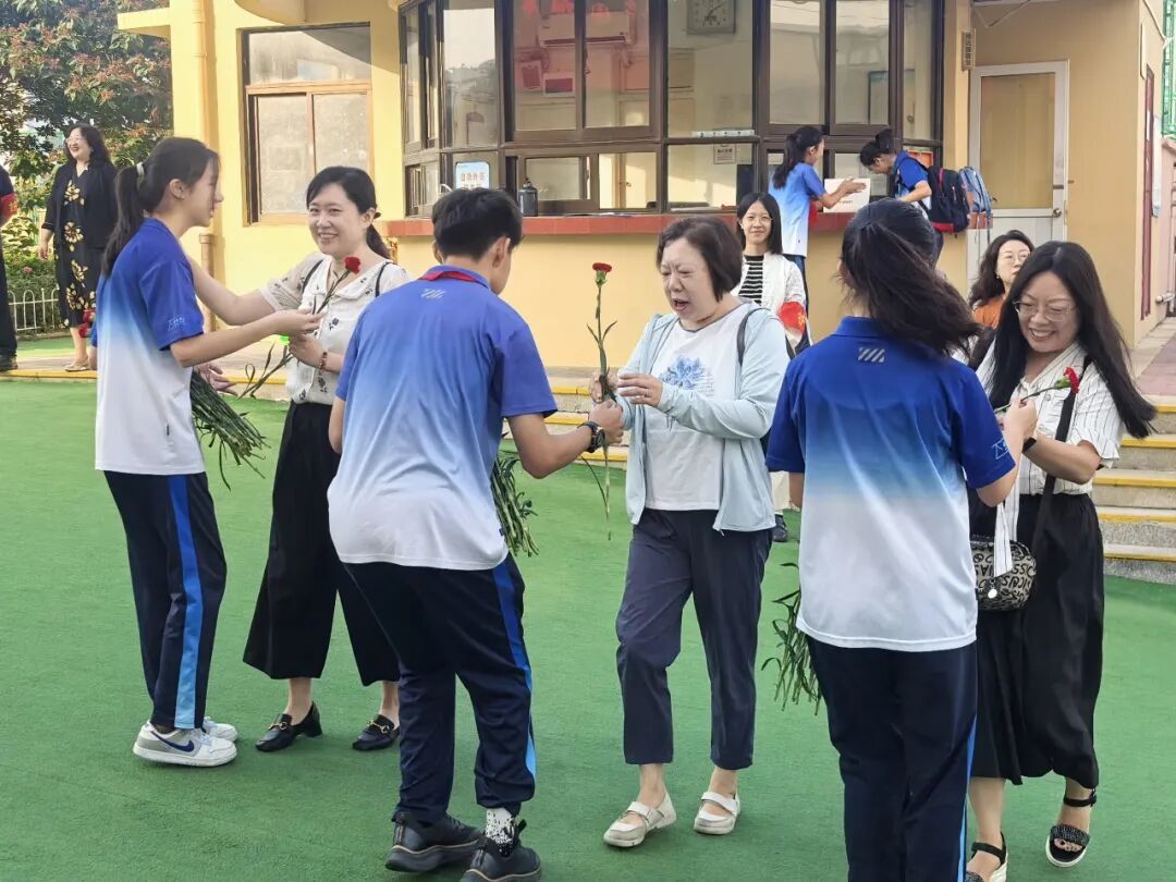 以教育家精神铸魂强师，谱写教育强国建设华章！青岛五十九中开展庆祝第41个教师节活动