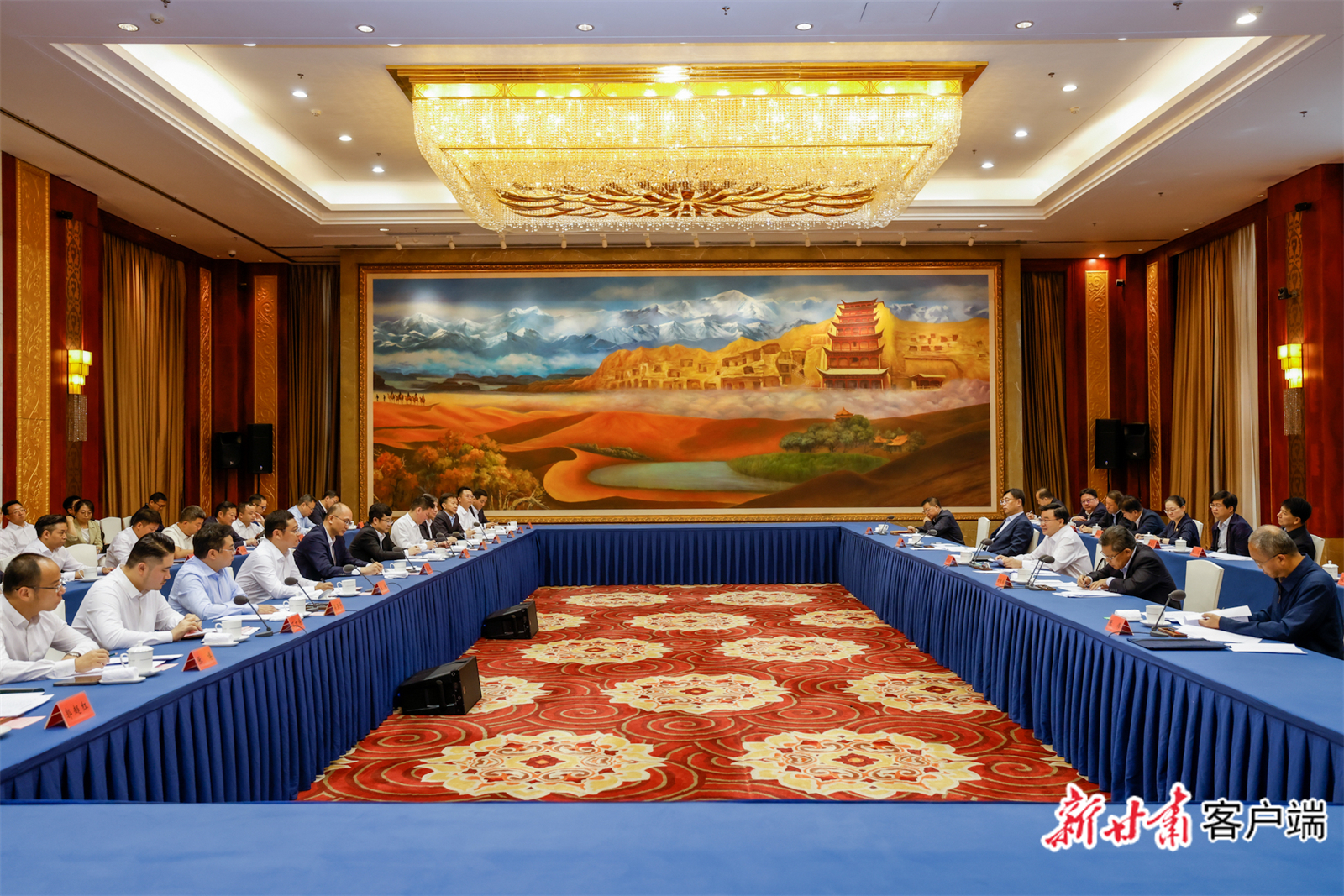 9月7日,省委书记、省人大常委会主任胡昌升,省委副书记、省长任振鹤在兰州与中国青年企业家协会考察团座谈。新甘肃·甘肃日报记者 孟捷