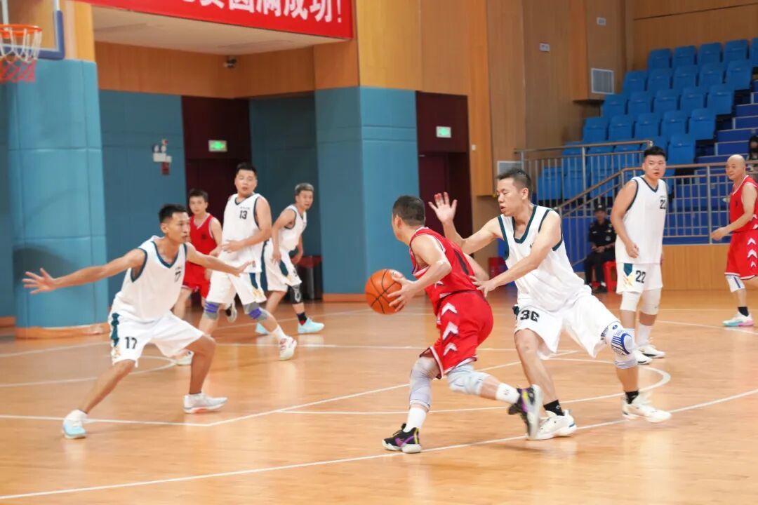 吉安第二届“警协杯”男子篮球比赛正式开赛
